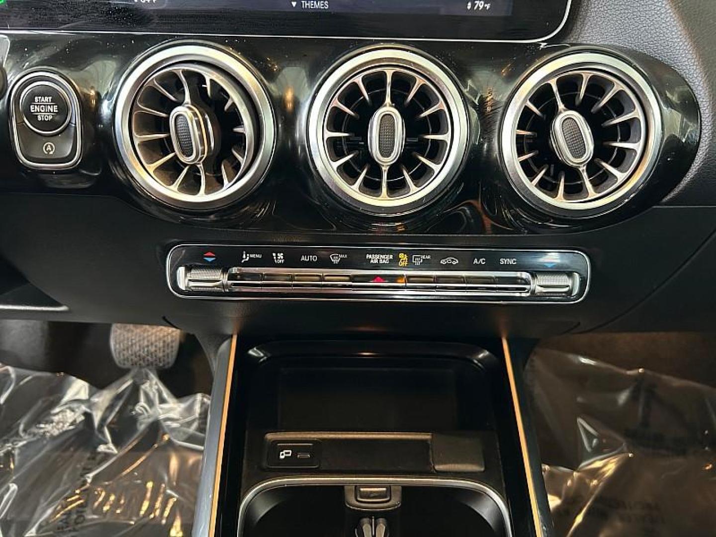 2021 BLUE Mercedes-Benz GLA (W1N4N4GB6MJ) with an 4-Cyl Turbo 2.0 Liter engine, Automatic 8-Spd DCT transmission, located at 412 Auto Vista Drive, Palmdale, 93551, (661) 945-0620, 34.592636, -118.136681 - Photo#21