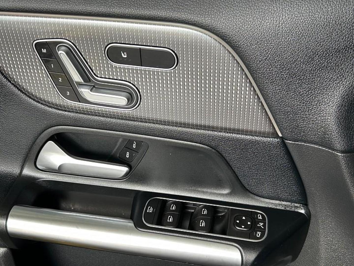 2021 BLUE Mercedes-Benz GLA (W1N4N4GB6MJ) with an 4-Cyl Turbo 2.0 Liter engine, Automatic 8-Spd DCT transmission, located at 412 Auto Vista Drive, Palmdale, 93551, (661) 945-0620, 34.592636, -118.136681 - Photo#26