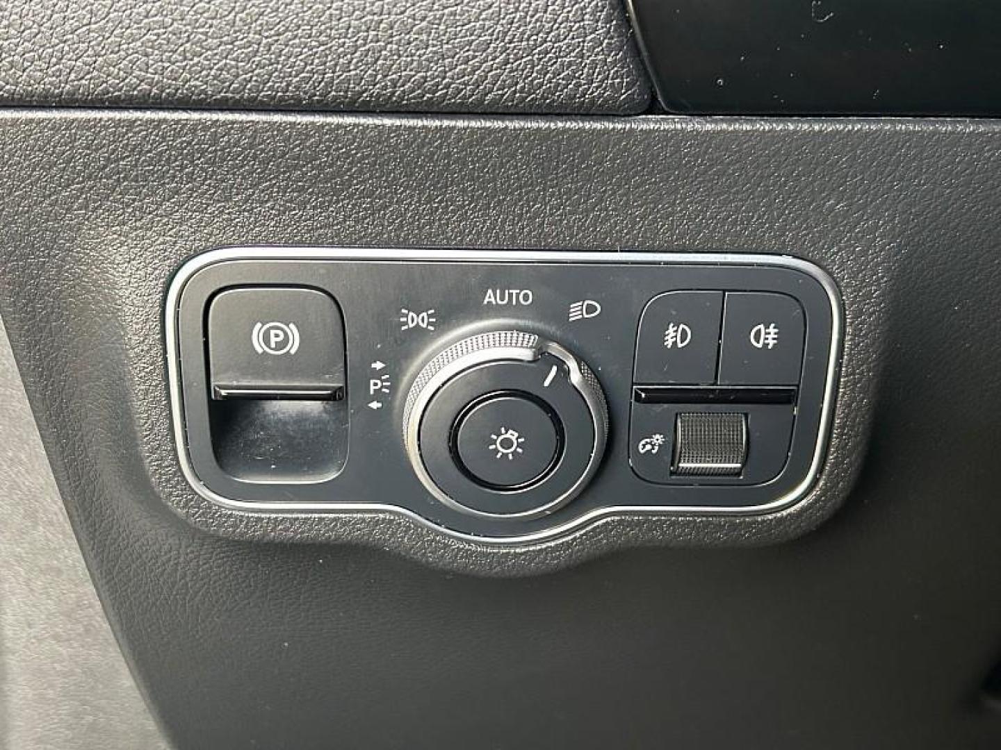 2021 BLUE Mercedes-Benz GLA (W1N4N4GB6MJ) with an 4-Cyl Turbo 2.0 Liter engine, Automatic 8-Spd DCT transmission, located at 412 Auto Vista Drive, Palmdale, 93551, (661) 945-0620, 34.592636, -118.136681 - Photo#27