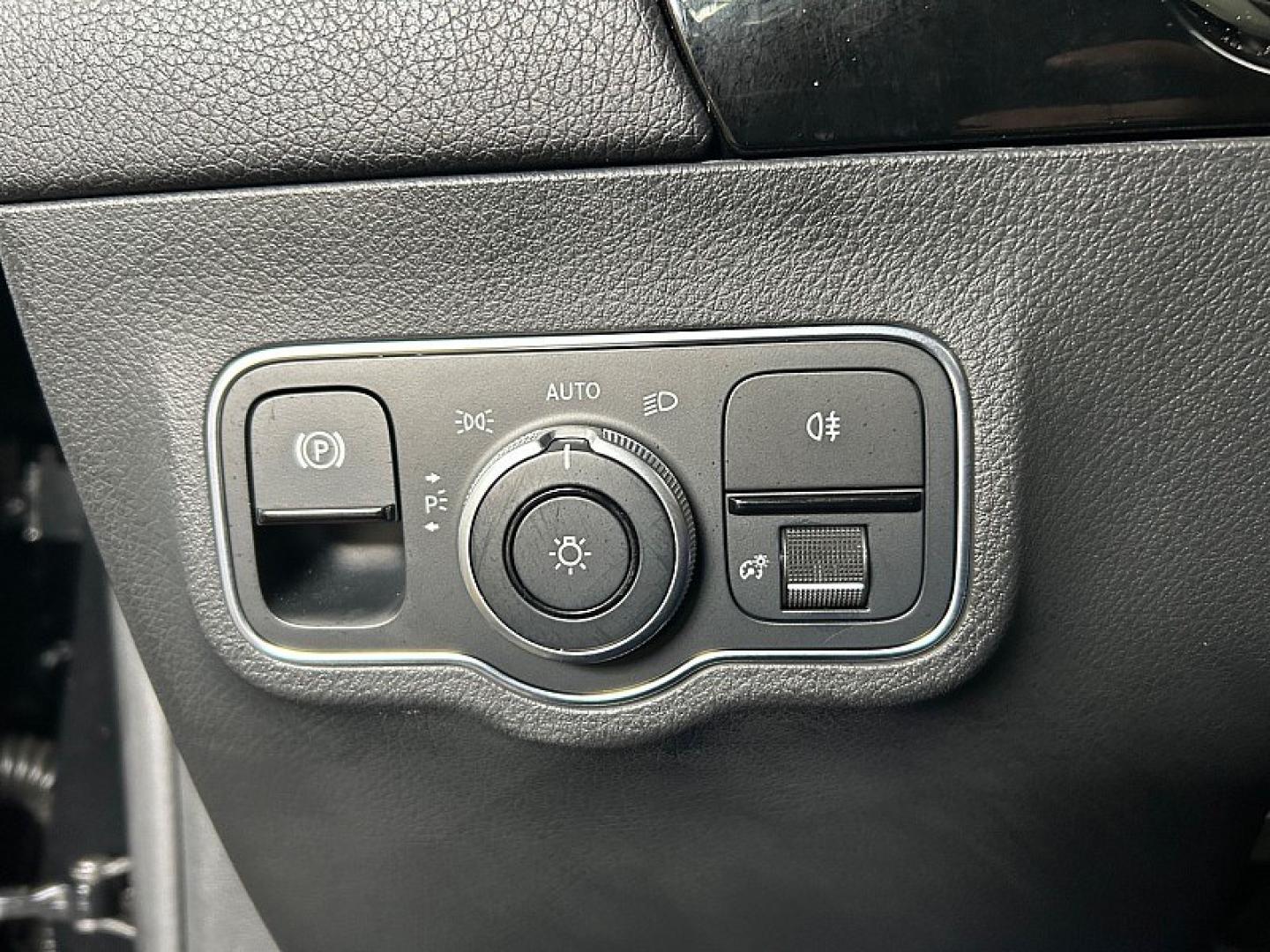 2021 BLACK Mercedes-Benz GLA (W1N4N5BB7MJ) with an 4-Cyl Turbo 2.0 Liter engine, Automatic 8-Spd DCT transmission, located at 412 Auto Vista Drive, Palmdale, 93551, (661) 945-0620, 34.592636, -118.136681- Photo#27