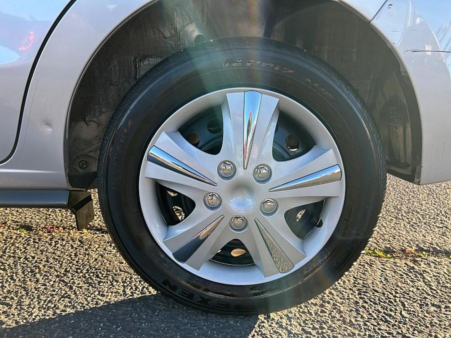 2021 SILVER Mitsubishi Mirage (ML32AUHJ9MH) with an 3-Cyl 1.2 Liter engine, Automatic CVT transmission, located at 412 Auto Vista Drive, Palmdale, 93551, (661) 945-0620, 34.592636, -118.136681 - Photo#11