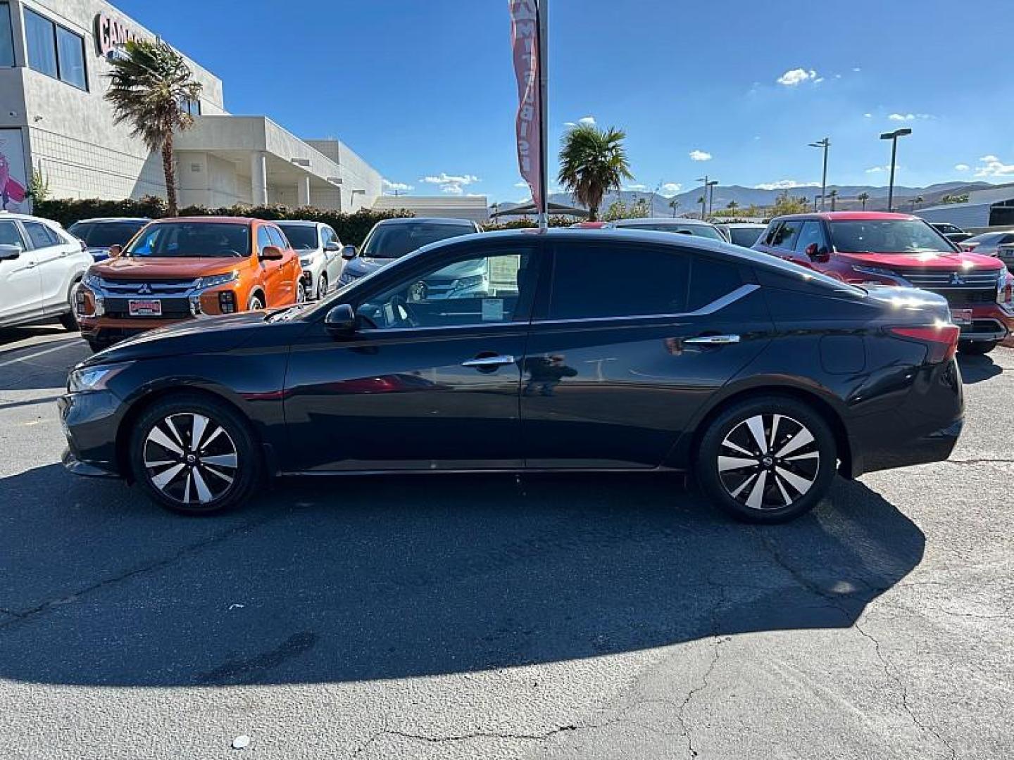 2021 BLACK Nissan Altima (1N4BL4DV2MN) with an 4-Cyl 2.5 Liter engine, Automatic Xtronic CVT transmission, located at 412 Auto Vista Drive, Palmdale, 93551, (661) 945-0620, 34.592636, -118.136681 - Photo#5