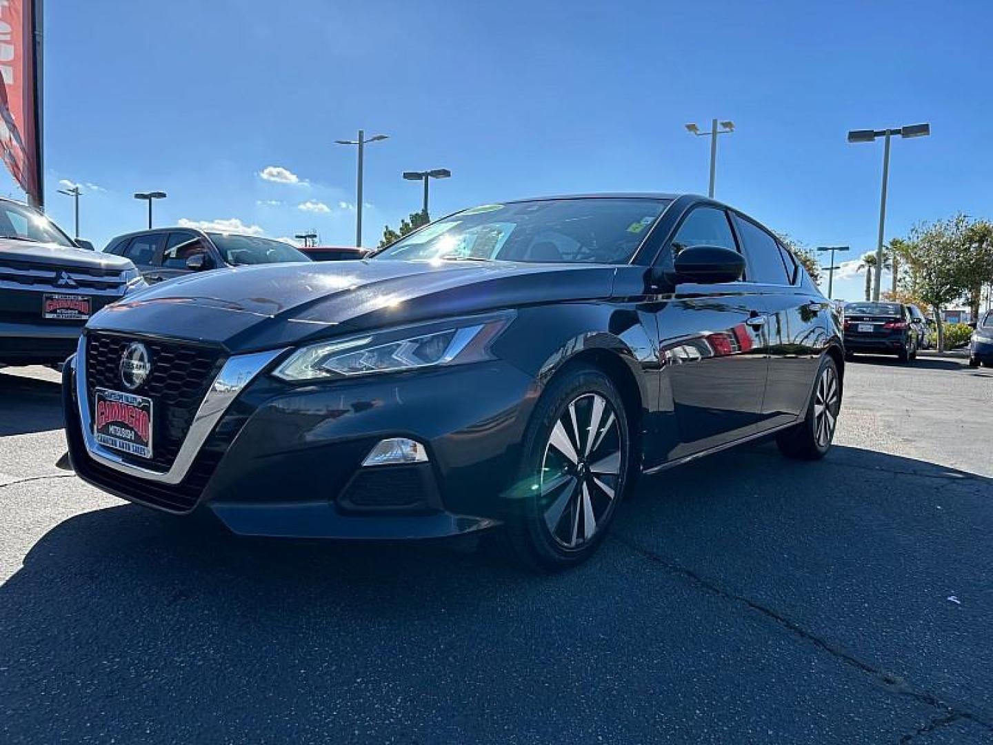 2021 BLACK Nissan Altima (1N4BL4DV2MN) with an 4-Cyl 2.5 Liter engine, Automatic Xtronic CVT transmission, located at 412 Auto Vista Drive, Palmdale, 93551, (661) 945-0620, 34.592636, -118.136681 - Photo#6