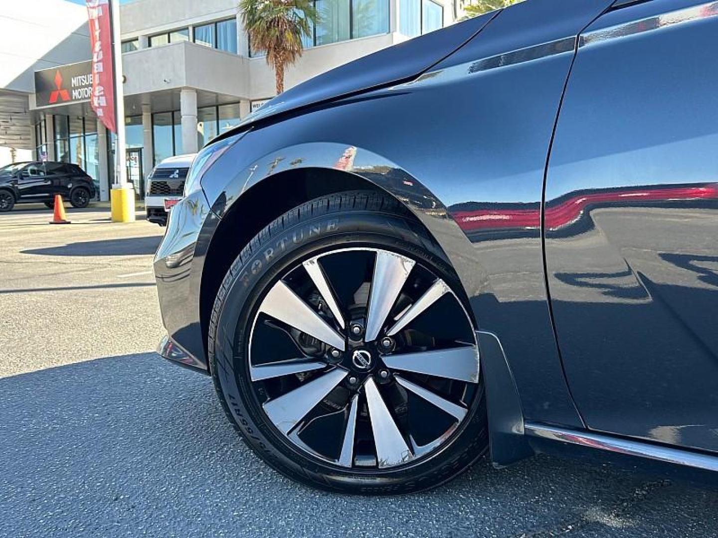 2021 BLACK Nissan Altima (1N4BL4DV2MN) with an 4-Cyl 2.5 Liter engine, Automatic Xtronic CVT transmission, located at 412 Auto Vista Drive, Palmdale, 93551, (661) 945-0620, 34.592636, -118.136681 - Photo#7