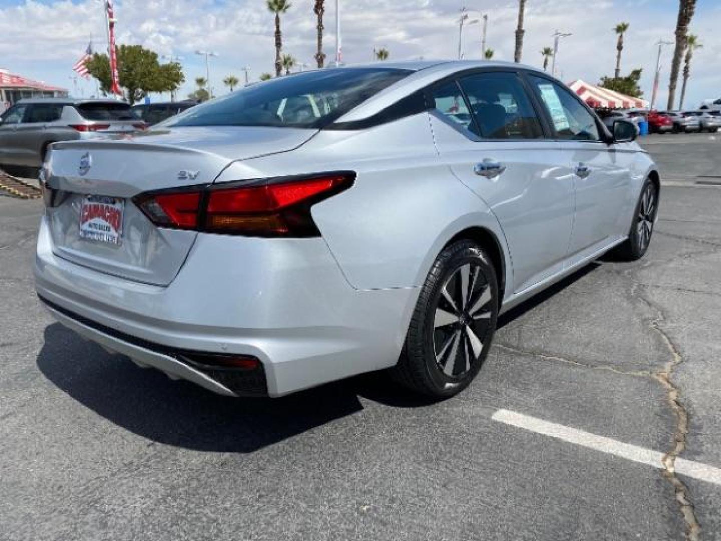 2021 SILVER Nissan Altima (1N4BL4DV7MN) with an 4-Cyl 2.5 Liter engine, Automatic Xtronic CVT transmission, located at 412 Auto Vista Drive, Palmdale, 93551, (661) 945-0620, 34.592636, -118.136681 - Photo#11