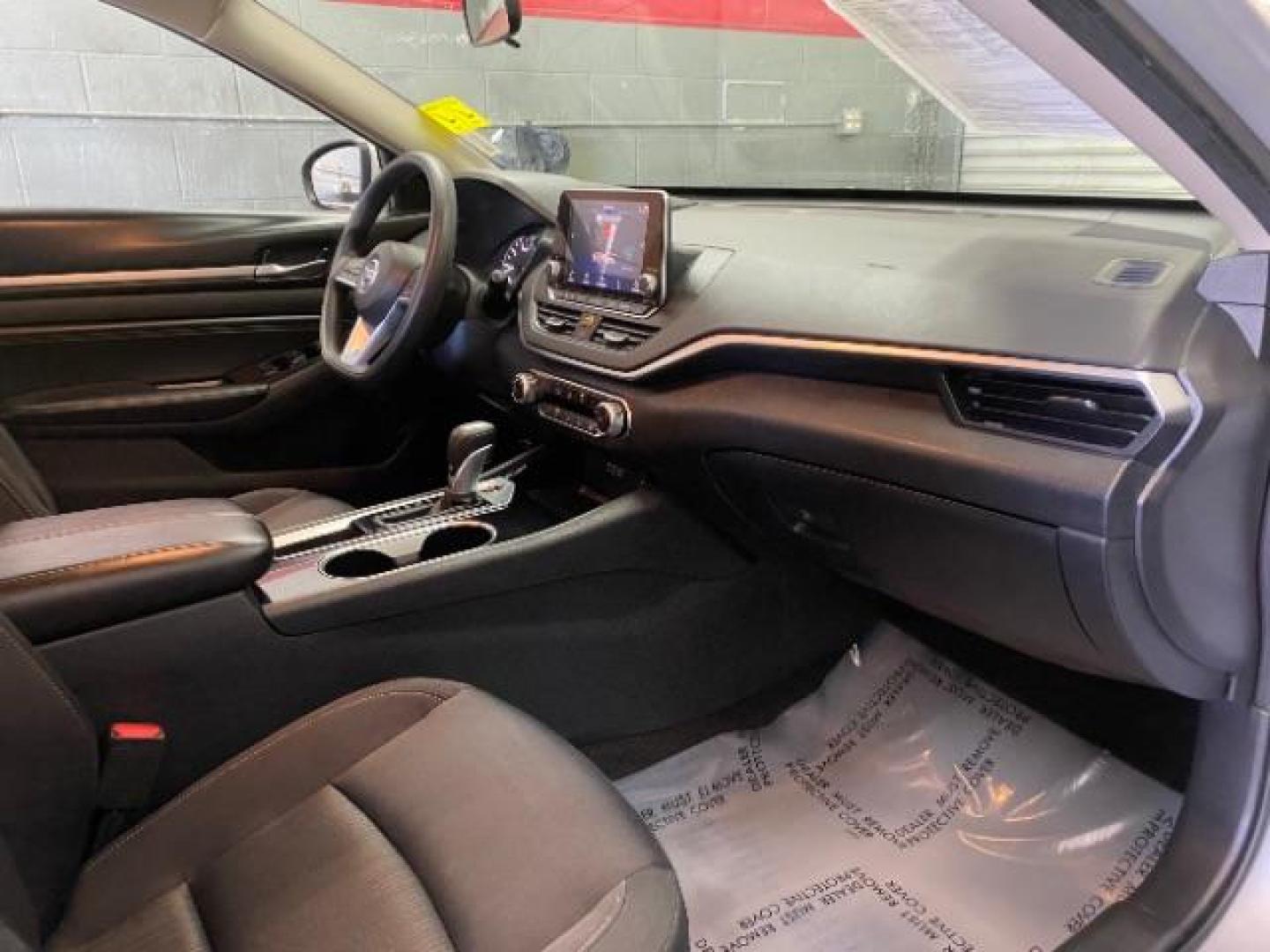 2021 SILVER Nissan Altima (1N4BL4DV7MN) with an 4-Cyl 2.5 Liter engine, Automatic Xtronic CVT transmission, located at 412 Auto Vista Drive, Palmdale, 93551, (661) 945-0620, 34.592636, -118.136681 - Photo#29