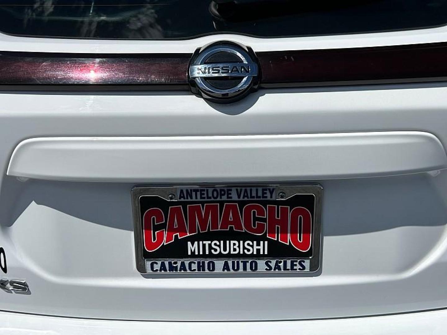 2021 WHITE Nissan Kicks (3N1CP5CV5ML) with an 4-Cyl 1.6 Liter engine, Automatic CVT w/Xtronic transmission, located at 412 Auto Vista Drive, Palmdale, 93551, (661) 945-0620, 34.592636, -118.136681- Photo#11