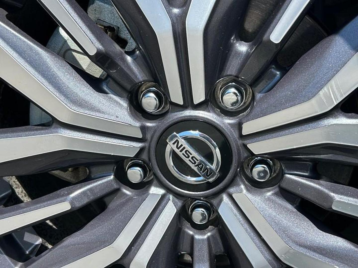 2021 WHITE Nissan Kicks (3N1CP5CV5ML) with an 4-Cyl 1.6 Liter engine, Automatic CVT w/Xtronic transmission, located at 412 Auto Vista Drive, Palmdale, 93551, (661) 945-0620, 34.592636, -118.136681- Photo#15
