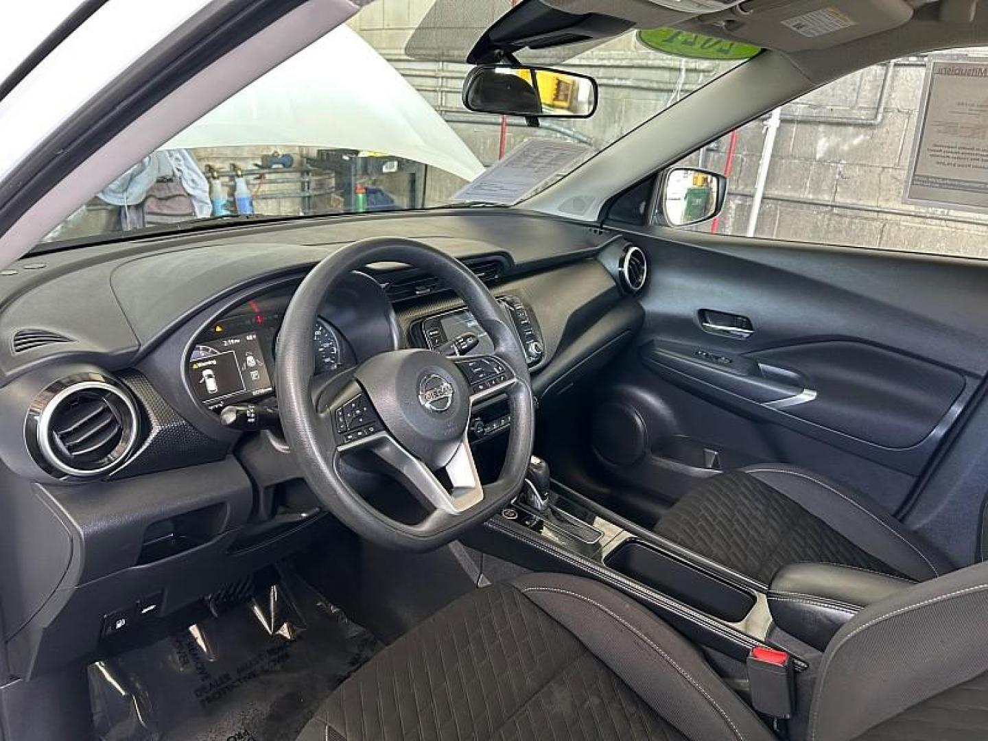 2021 WHITE Nissan Kicks (3N1CP5CV5ML) with an 4-Cyl 1.6 Liter engine, Automatic CVT w/Xtronic transmission, located at 412 Auto Vista Drive, Palmdale, 93551, (661) 945-0620, 34.592636, -118.136681- Photo#17