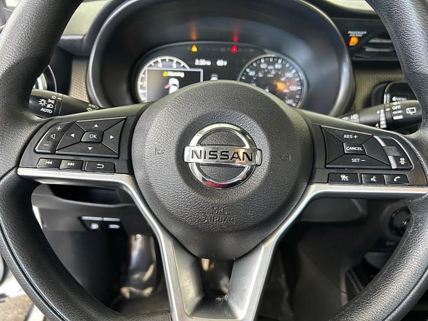 2021 WHITE Nissan Kicks (3N1CP5CV5ML) with an 4-Cyl 1.6 Liter engine, Automatic CVT w/Xtronic transmission, located at 412 Auto Vista Drive, Palmdale, 93551, (661) 945-0620, 34.592636, -118.136681- Photo#21