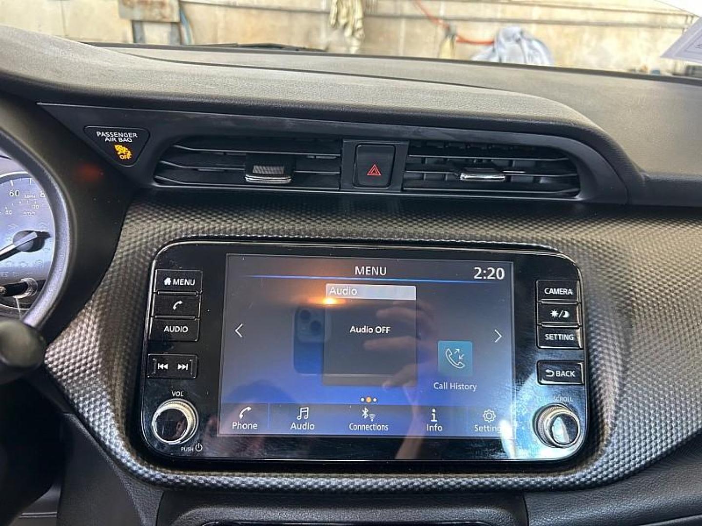2021 WHITE Nissan Kicks (3N1CP5CV5ML) with an 4-Cyl 1.6 Liter engine, Automatic CVT w/Xtronic transmission, located at 412 Auto Vista Drive, Palmdale, 93551, (661) 945-0620, 34.592636, -118.136681- Photo#24