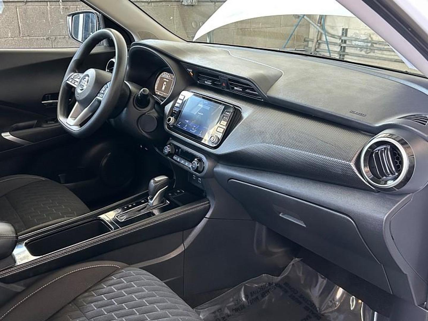 2021 WHITE Nissan Kicks (3N1CP5CV5ML) with an 4-Cyl 1.6 Liter engine, Automatic CVT w/Xtronic transmission, located at 412 Auto Vista Drive, Palmdale, 93551, (661) 945-0620, 34.592636, -118.136681- Photo#29