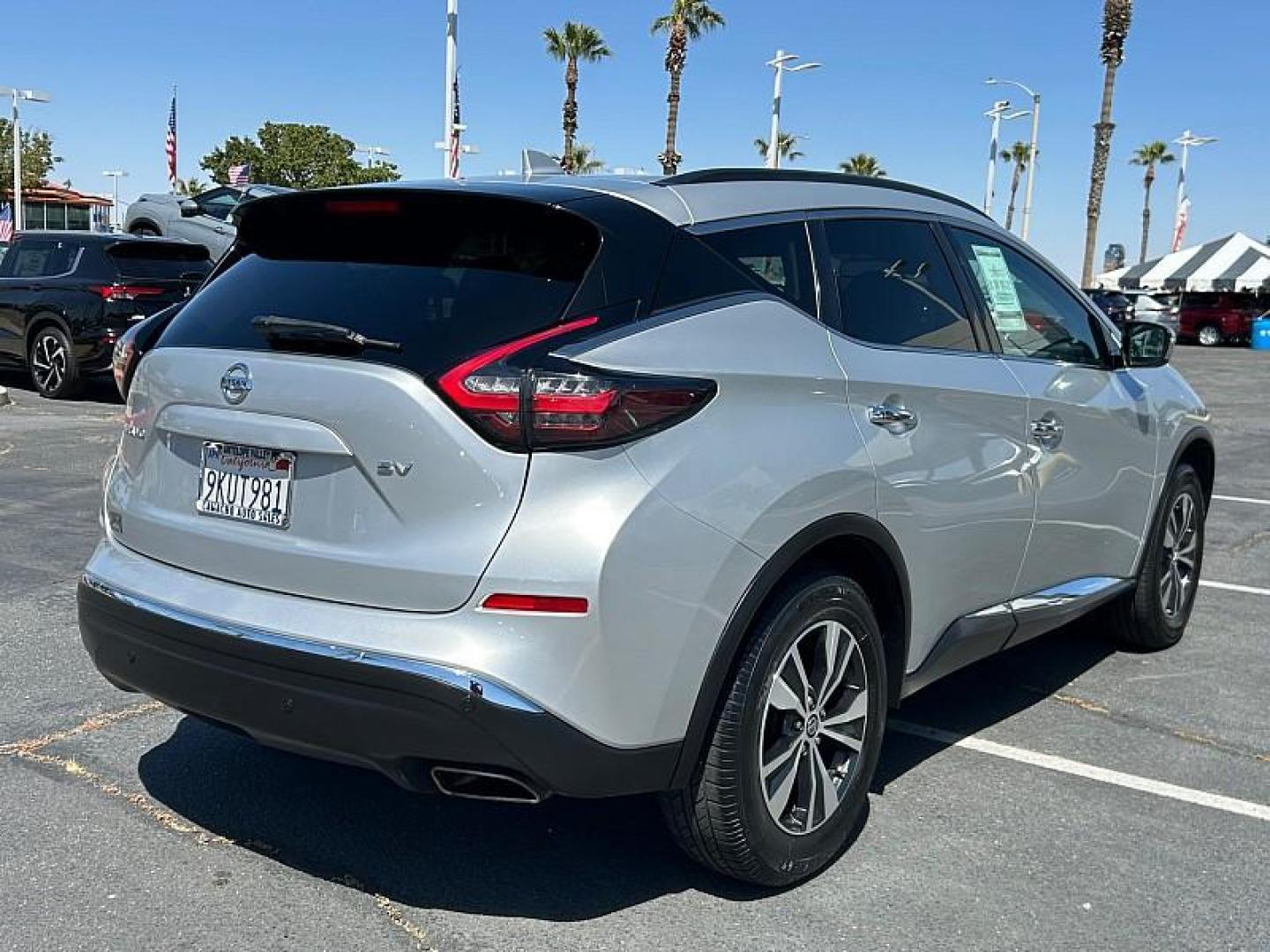 2021 SILVER Nissan Murano (5N1AZ2BJXMC) with an V6 3.5 Liter engine, Automatic Xtronic CVT transmission, located at 412 Auto Vista Drive, Palmdale, 93551, (661) 945-0620, 34.592636, -118.136681 - Photo#3