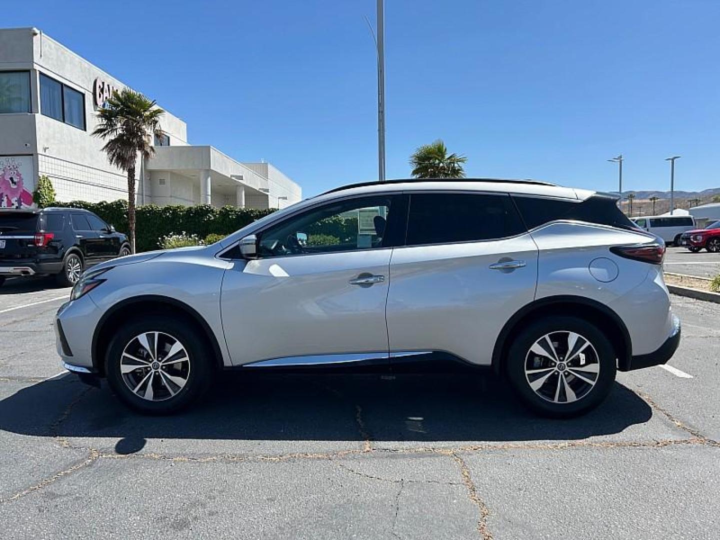 2021 SILVER Nissan Murano (5N1AZ2BJXMC) with an V6 3.5 Liter engine, Automatic Xtronic CVT transmission, located at 412 Auto Vista Drive, Palmdale, 93551, (661) 945-0620, 34.592636, -118.136681 - Photo#6