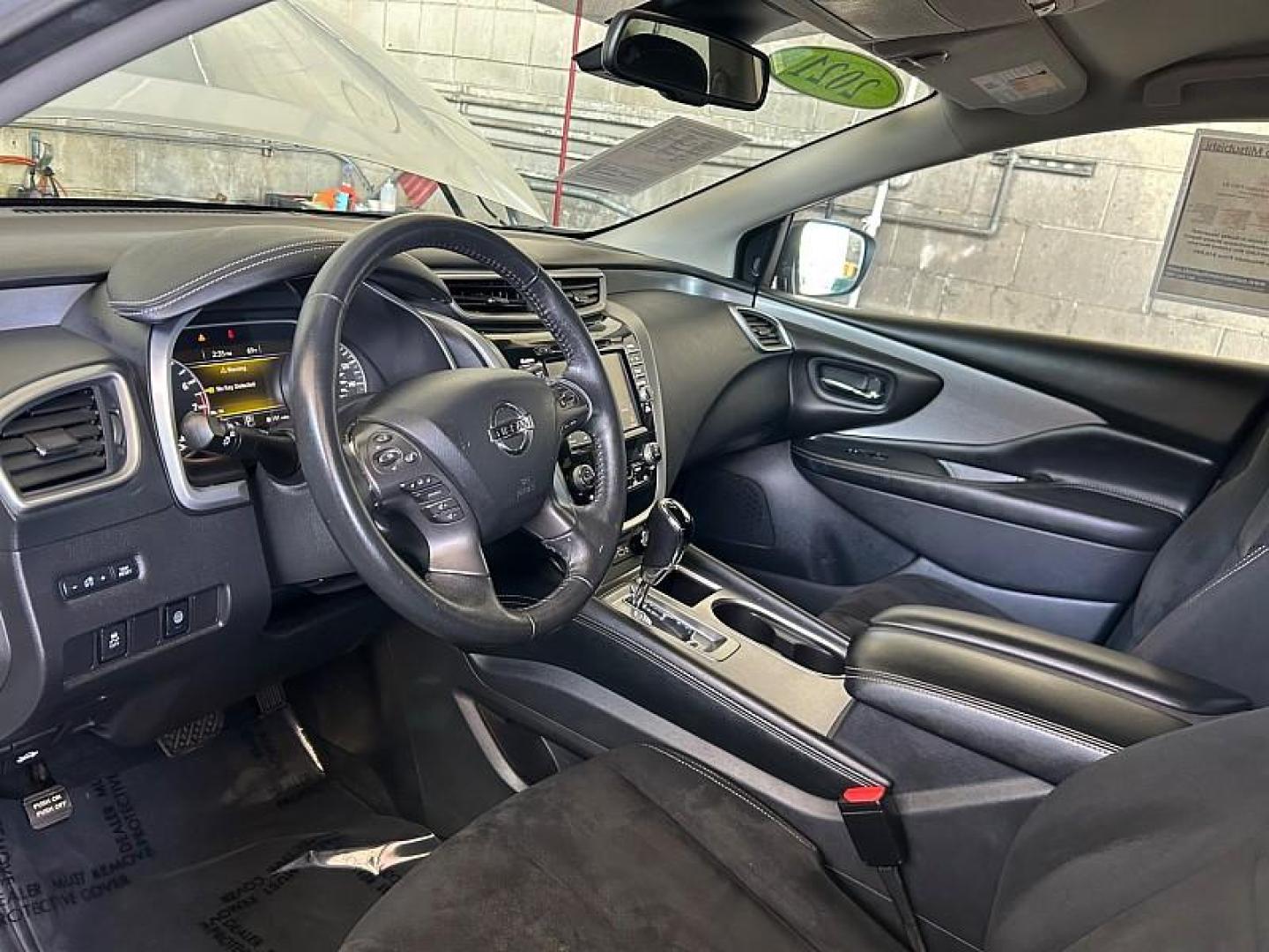 2021 SILVER Nissan Murano (5N1AZ2BJXMC) with an V6 3.5 Liter engine, Automatic Xtronic CVT transmission, located at 412 Auto Vista Drive, Palmdale, 93551, (661) 945-0620, 34.592636, -118.136681 - Photo#17