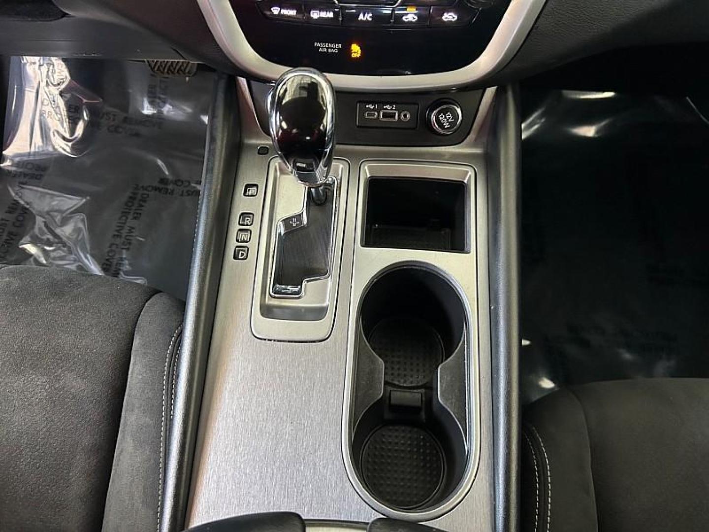 2021 SILVER Nissan Murano (5N1AZ2BJXMC) with an V6 3.5 Liter engine, Automatic Xtronic CVT transmission, located at 412 Auto Vista Drive, Palmdale, 93551, (661) 945-0620, 34.592636, -118.136681 - Photo#18