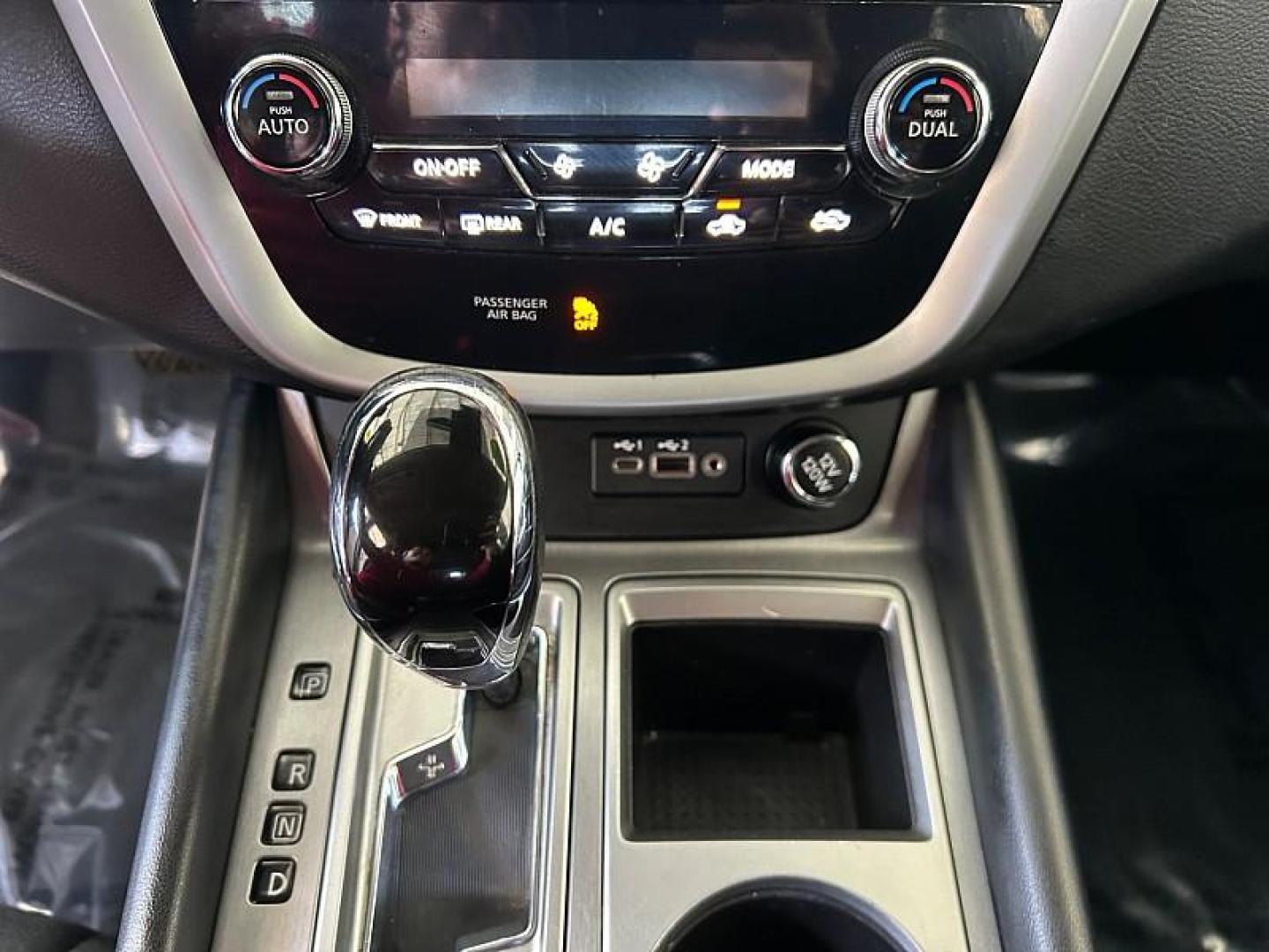 2021 SILVER Nissan Murano (5N1AZ2BJXMC) with an V6 3.5 Liter engine, Automatic Xtronic CVT transmission, located at 412 Auto Vista Drive, Palmdale, 93551, (661) 945-0620, 34.592636, -118.136681 - Photo#19