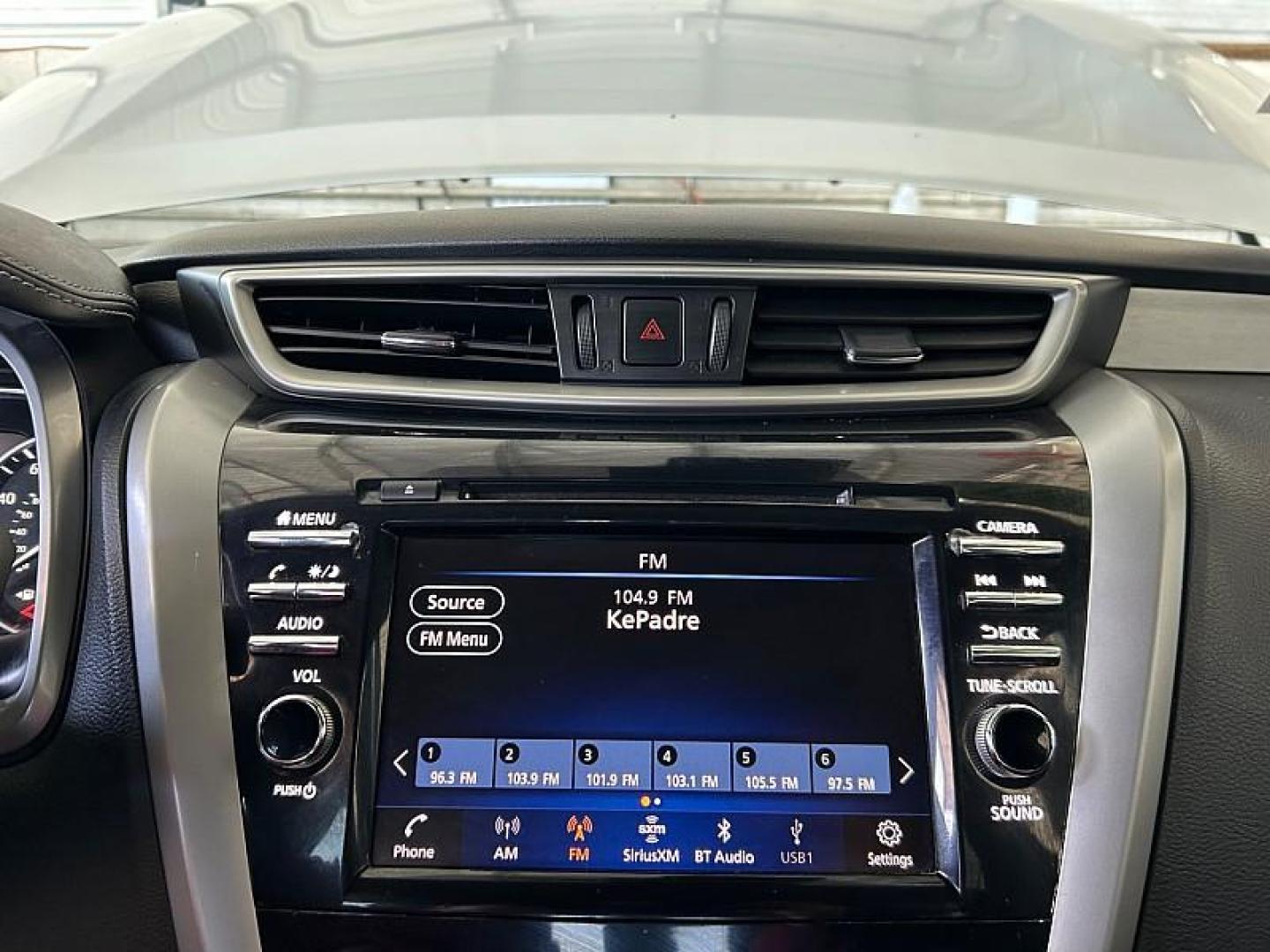 2021 SILVER Nissan Murano (5N1AZ2BJXMC) with an V6 3.5 Liter engine, Automatic Xtronic CVT transmission, located at 412 Auto Vista Drive, Palmdale, 93551, (661) 945-0620, 34.592636, -118.136681 - Photo#20