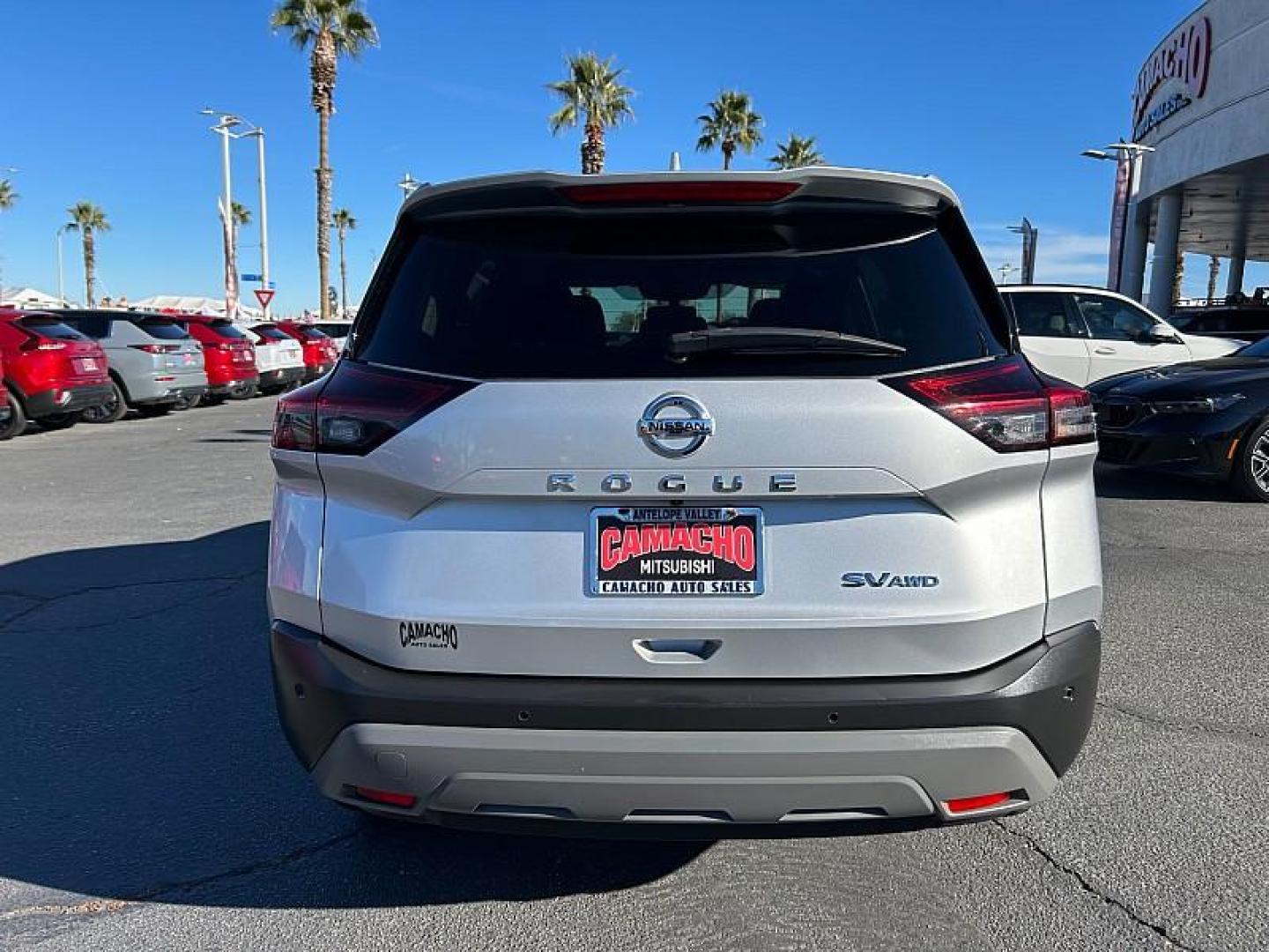 2021 SILVER Nissan Rogue (5N1AT3BBXMC) with an 4-Cyl 2.5 Liter engine, Automatic CVT w/Xtronic transmission, located at 412 Auto Vista Drive, Palmdale, 93551, (661) 945-0620, 34.592636, -118.136681 - Photo#3