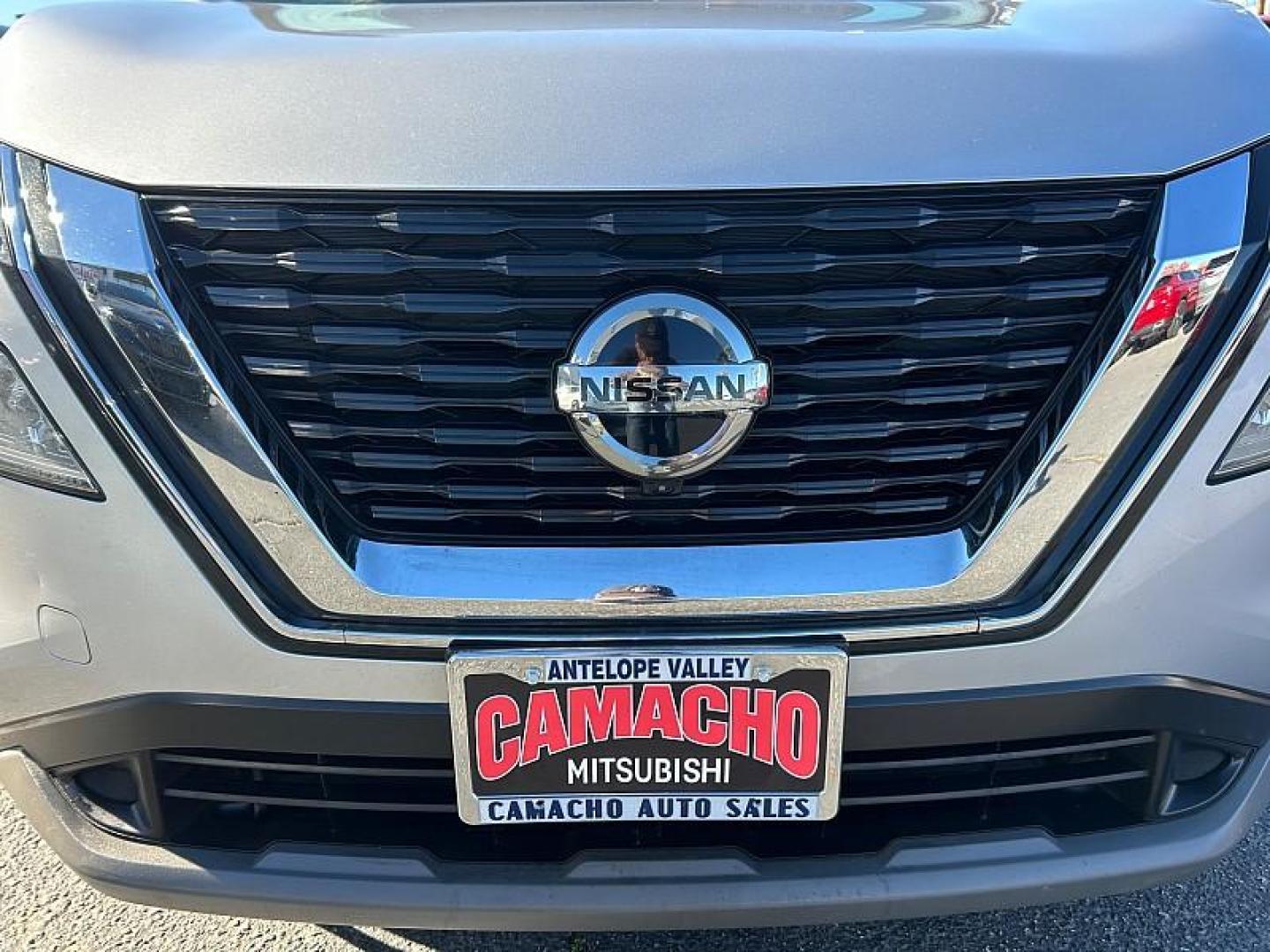2021 SILVER Nissan Rogue (5N1AT3BBXMC) with an 4-Cyl 2.5 Liter engine, Automatic CVT w/Xtronic transmission, located at 412 Auto Vista Drive, Palmdale, 93551, (661) 945-0620, 34.592636, -118.136681 - Photo#10
