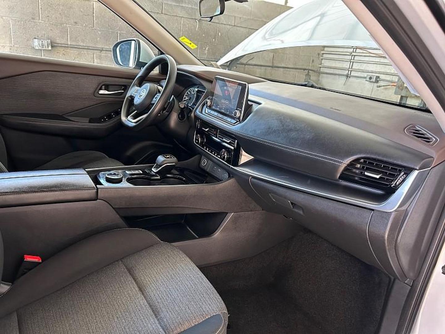 2021 SILVER Nissan Rogue (5N1AT3BBXMC) with an 4-Cyl 2.5 Liter engine, Automatic CVT w/Xtronic transmission, located at 412 Auto Vista Drive, Palmdale, 93551, (661) 945-0620, 34.592636, -118.136681 - Photo#29