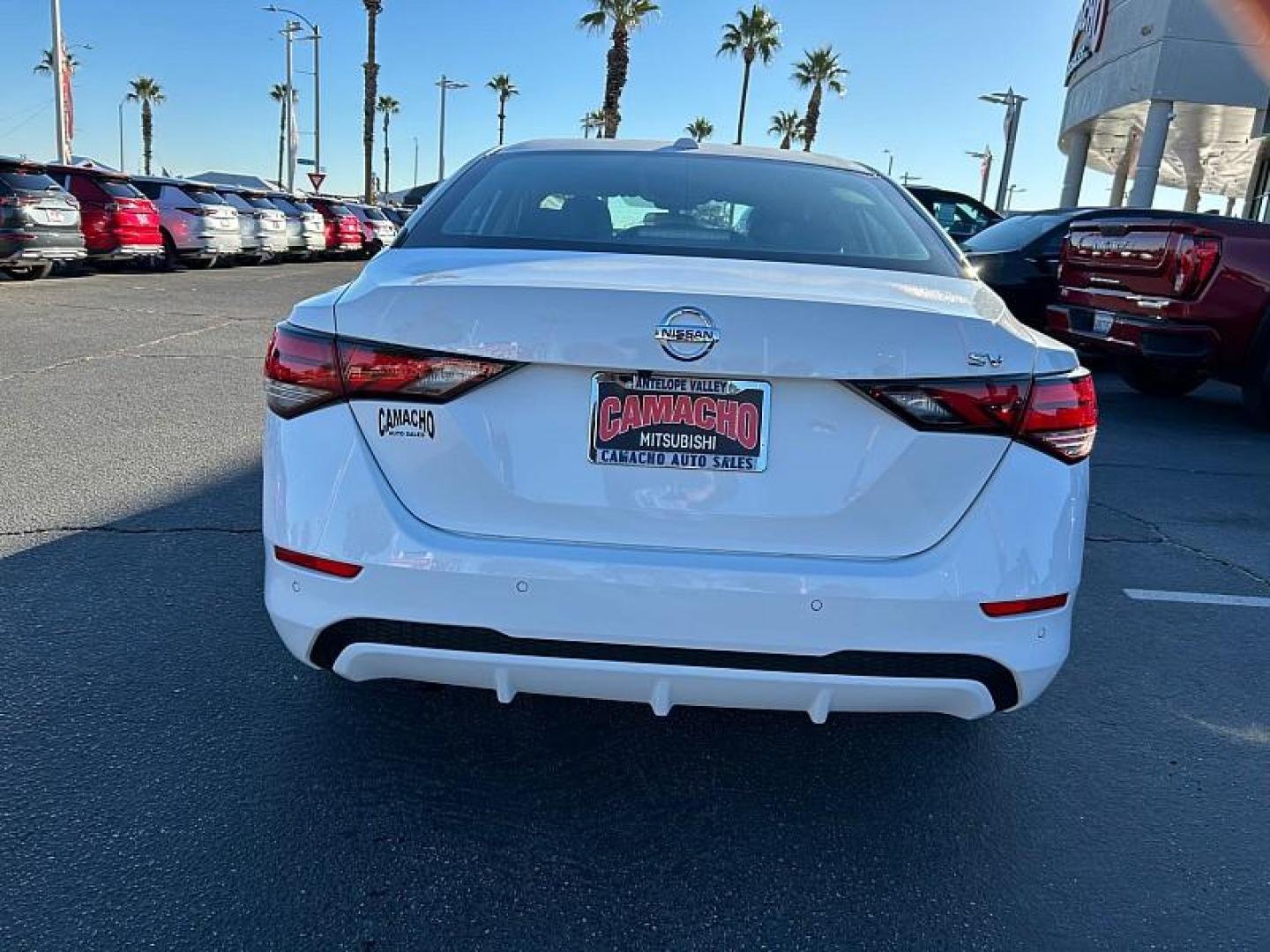 2021 WHITE Nissan Sentra (3N1AB8CV8MY) with an 4-Cyl 2.0 Liter engine, Automatic CVT w/Xtronic transmission, located at 412 Auto Vista Drive, Palmdale, 93551, (661) 945-0620, 34.592636, -118.136681 - Photo#3