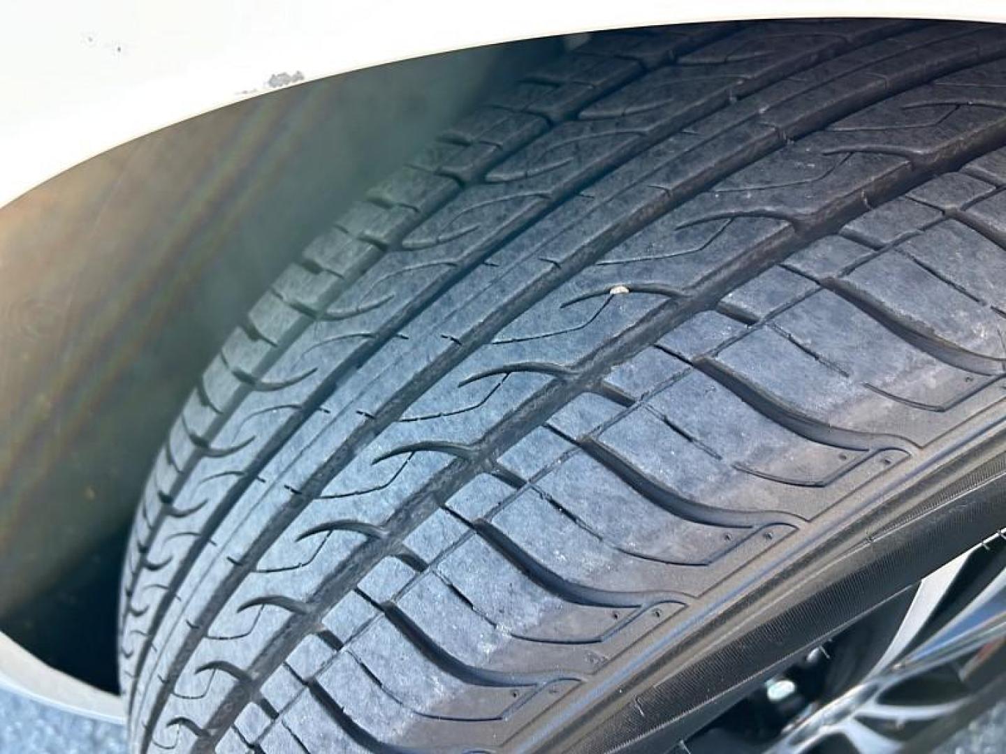 2021 WHITE Nissan Sentra (3N1AB8CV8MY) with an 4-Cyl 2.0 Liter engine, Automatic CVT w/Xtronic transmission, located at 412 Auto Vista Drive, Palmdale, 93551, (661) 945-0620, 34.592636, -118.136681 - Photo#14