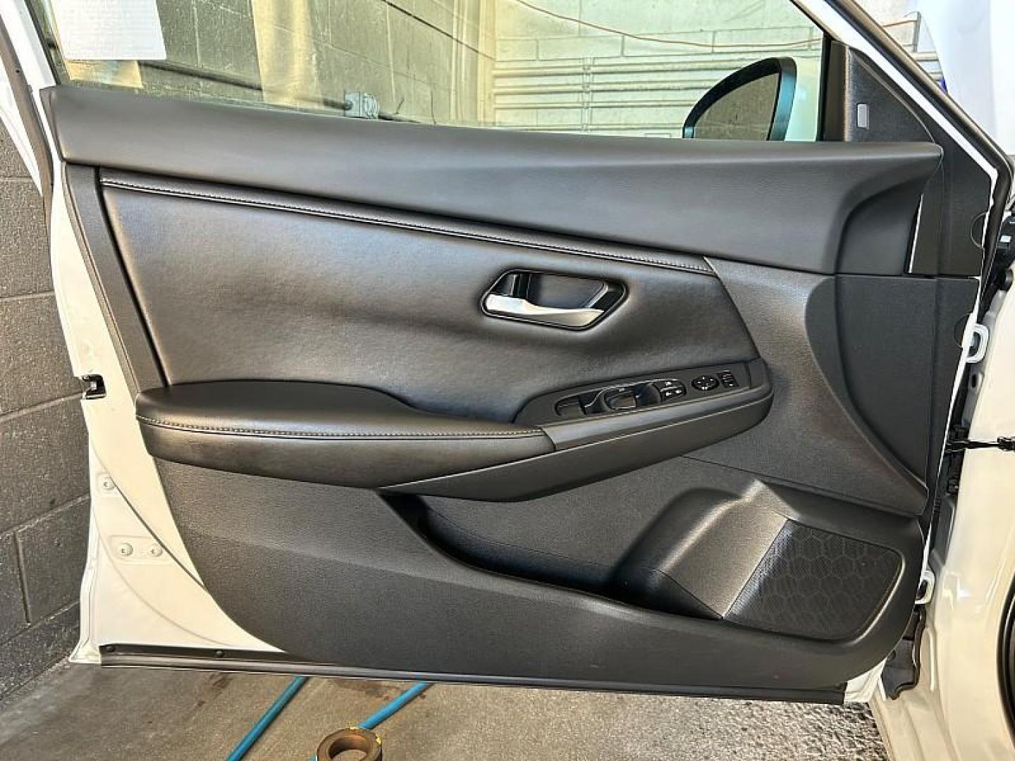 2021 WHITE Nissan Sentra (3N1AB8CV8MY) with an 4-Cyl 2.0 Liter engine, Automatic CVT w/Xtronic transmission, located at 412 Auto Vista Drive, Palmdale, 93551, (661) 945-0620, 34.592636, -118.136681 - Photo#16