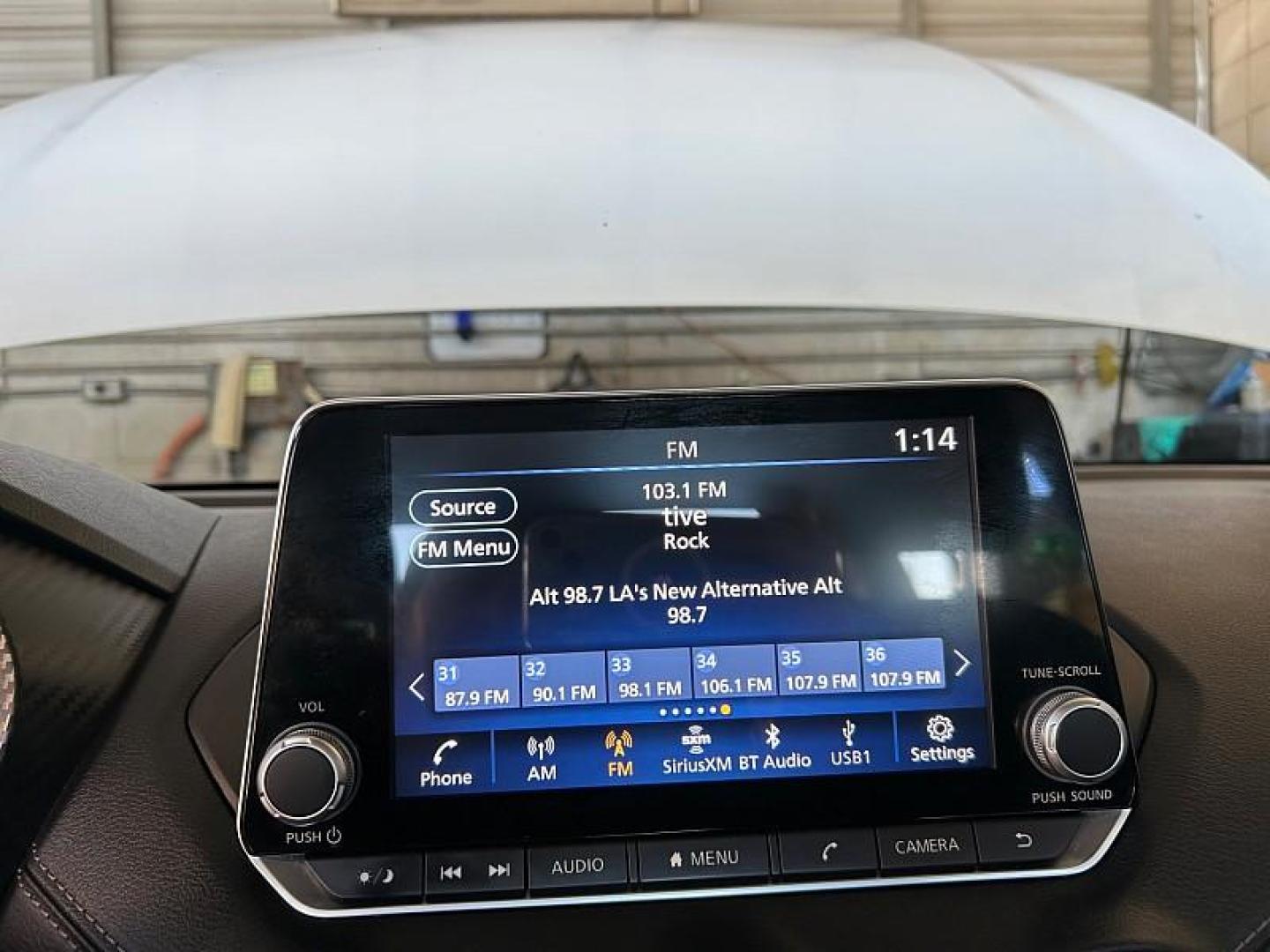 2021 WHITE Nissan Sentra (3N1AB8CV8MY) with an 4-Cyl 2.0 Liter engine, Automatic CVT w/Xtronic transmission, located at 412 Auto Vista Drive, Palmdale, 93551, (661) 945-0620, 34.592636, -118.136681 - Photo#20