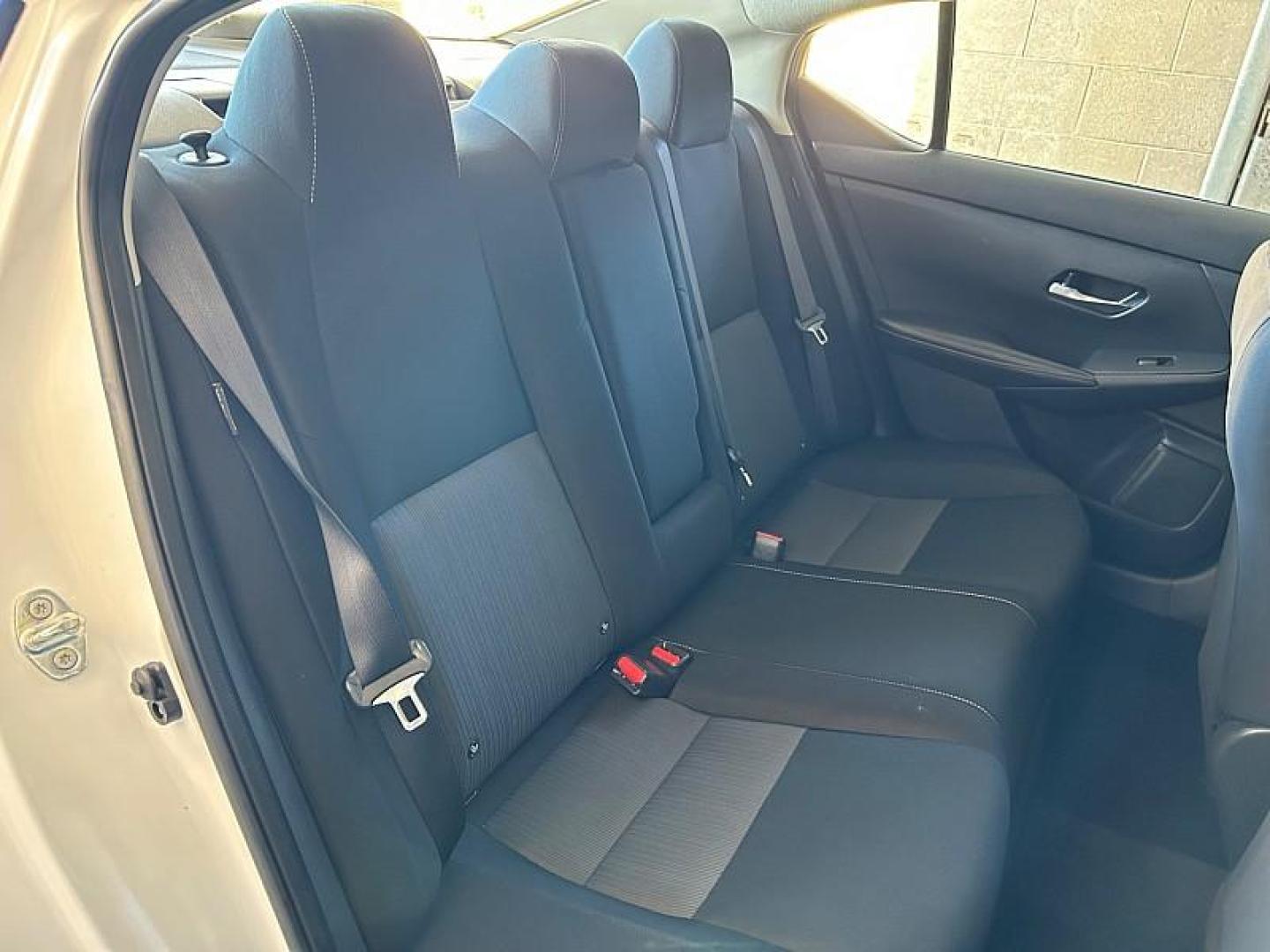 2021 WHITE Nissan Sentra (3N1AB8CV8MY) with an 4-Cyl 2.0 Liter engine, Automatic CVT w/Xtronic transmission, located at 412 Auto Vista Drive, Palmdale, 93551, (661) 945-0620, 34.592636, -118.136681 - Photo#28