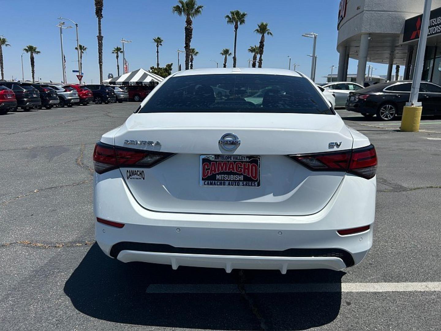 2021 WHITE Nissan Sentra (3N1AB8CV1MY) with an 4-Cyl 2.0 Liter engine, Automatic CVT w/Xtronic transmission, located at 412 Auto Vista Drive, Palmdale, 93551, (661) 945-0620, 34.592636, -118.136681 - Photo#5