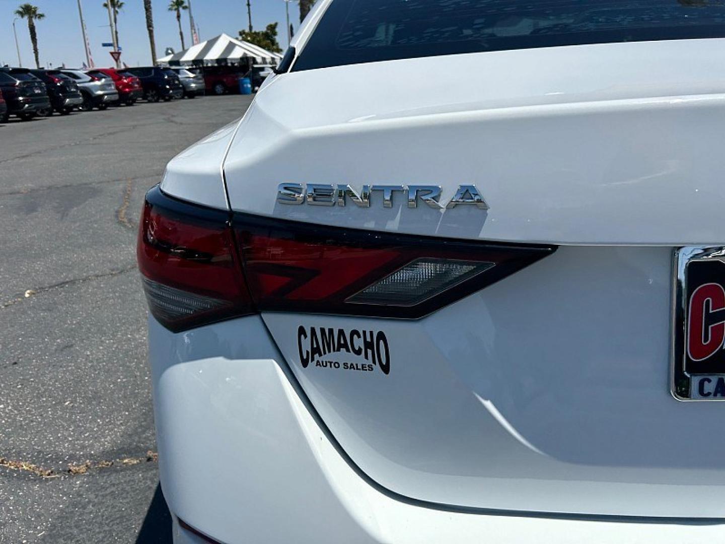 2021 WHITE Nissan Sentra (3N1AB8CV1MY) with an 4-Cyl 2.0 Liter engine, Automatic CVT w/Xtronic transmission, located at 412 Auto Vista Drive, Palmdale, 93551, (661) 945-0620, 34.592636, -118.136681 - Photo#15