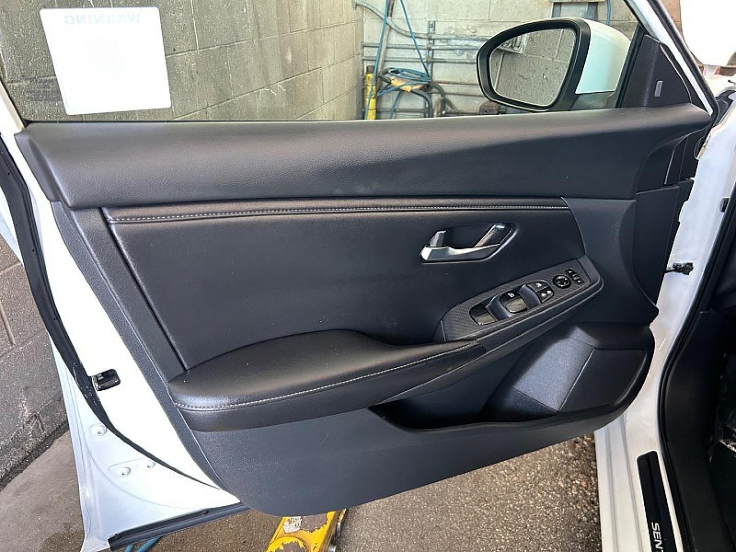 2021 WHITE Nissan Sentra (3N1AB8CV1MY) with an 4-Cyl 2.0 Liter engine, Automatic CVT w/Xtronic transmission, located at 412 Auto Vista Drive, Palmdale, 93551, (661) 945-0620, 34.592636, -118.136681 - Photo#16