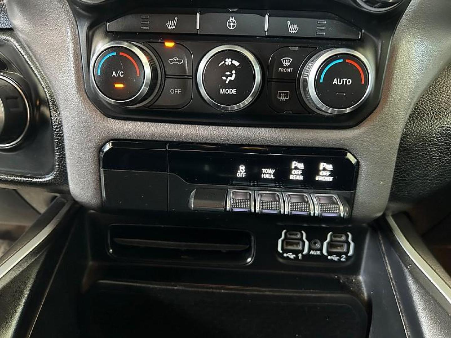 2021 SILVER Ram 1500 2WD (1C6RREFT7MN) with an 8-Cyl 5.7 Liter engine, Automatic 8-Spd transmission, located at 412 Auto Vista Drive, Palmdale, 93551, (661) 945-0620, 34.592636, -118.136681 - Photo#20