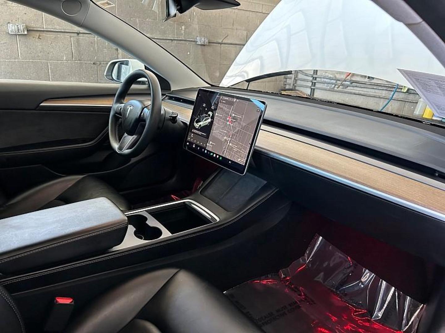 2021 WHITE Tesla Model 3 (5YJ3E1EA9MF) with an AC Electric Motor engine, Single-Speed Fixed Gear transmission, located at 412 Auto Vista Drive, Palmdale, 93551, (661) 945-0620, 34.592636, -118.136681 - Photo#59