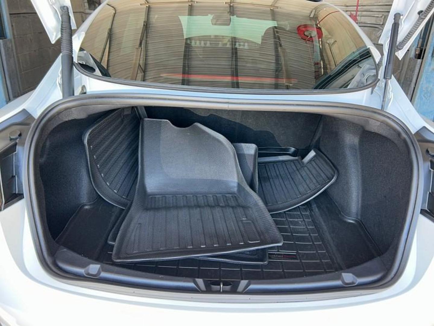 2021 WHITE Tesla Model 3 (5YJ3E1EA9MF) with an AC Electric Motor engine, Single-Speed Fixed Gear transmission, located at 412 Auto Vista Drive, Palmdale, 93551, (661) 945-0620, 34.592636, -118.136681 - Photo#63