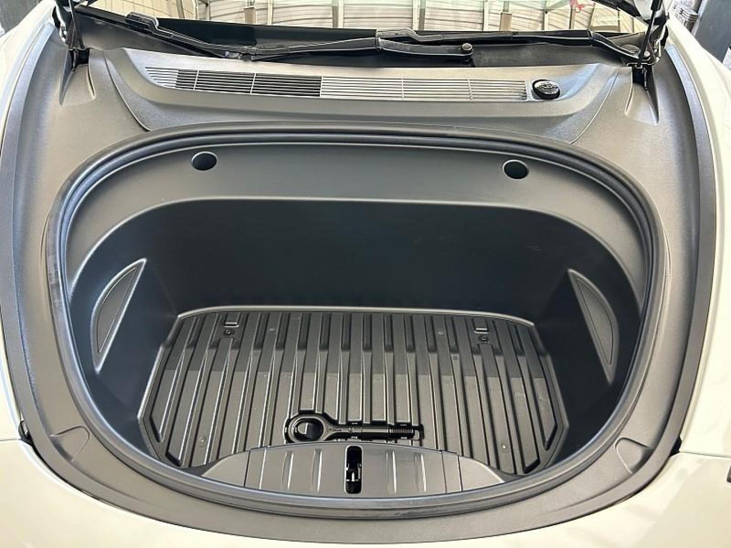 2021 WHITE Tesla Model 3 (5YJ3E1EA9MF) with an AC Electric Motor engine, Single-Speed Fixed Gear transmission, located at 412 Auto Vista Drive, Palmdale, 93551, (661) 945-0620, 34.592636, -118.136681 - Photo#60