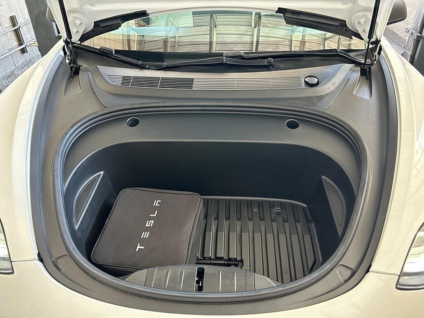 2021 White Tesla Model 3 (5YJ3E1EB6MF) with an Dual Electric Motors engine, Single-Speed Fixed Gear transmission, located at 412 Auto Vista Drive, Palmdale, 93551, (661) 945-0620, 34.592636, -118.136681- Photo#30