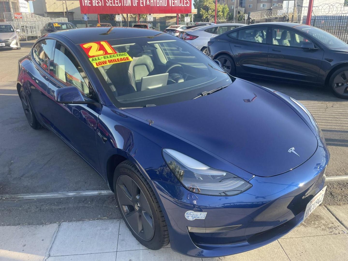 2021 Tesla Model 3 Standard Range Plus (5YJ3E1EA3MF) with an ELECTRIC engine, 1A transmission, located at 744 E Miner Ave, Stockton, CA, 95202, (209) 944-5770, 37.956863, -121.282082 - PLUS TAXES AND FEES NO CHARGER AVAILABLE - Photo#1
