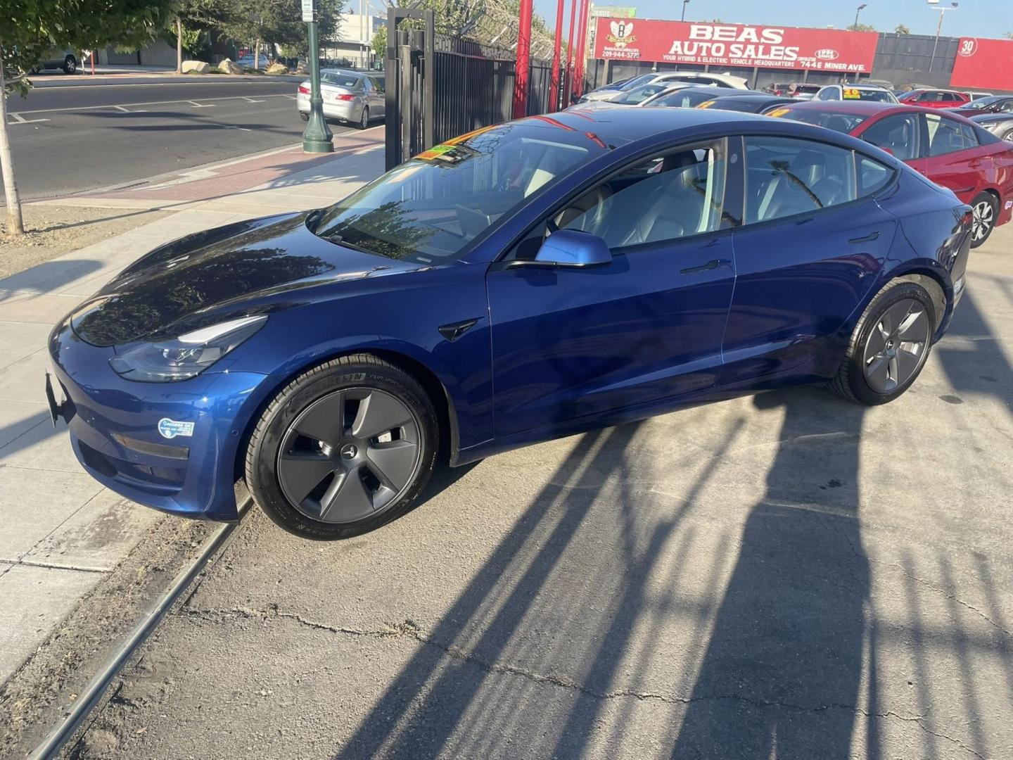 2021 Tesla Model 3 Standard Range Plus (5YJ3E1EA3MF) with an ELECTRIC engine, 1A transmission, located at 744 E Miner Ave, Stockton, CA, 95202, (209) 944-5770, 37.956863, -121.282082 - PLUS TAXES AND FEES NO CHARGER AVAILABLE - Photo#4