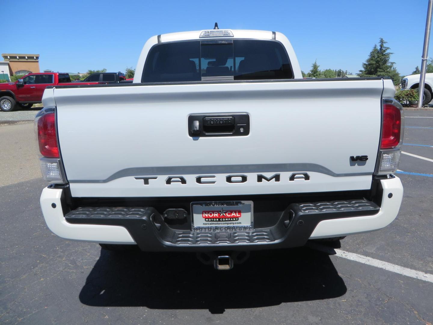 2021 Toyota Tacoma TRD Sport Double Cab Long Bed V6 6AT 4WD (3TYCZ5AN5MT) with an 3.5L V6 DOHC 24V engine, 6A transmission, located at 2630 Grass Valley Highway, Auburn, CA, 95603, (530) 508-5100, 38.937893, -121.095482 - KING REMOTE RESERVOIR COILOVERS and REAR SHOCKS, CAMBURG UPPER CONTROL ARMS, METHOD NV WHEELS, NITTO TERRA GRAPPLER TIRES, ROCK SLIDE ENGINEERING FRONT CUT OUT BUMPER - Photo#6