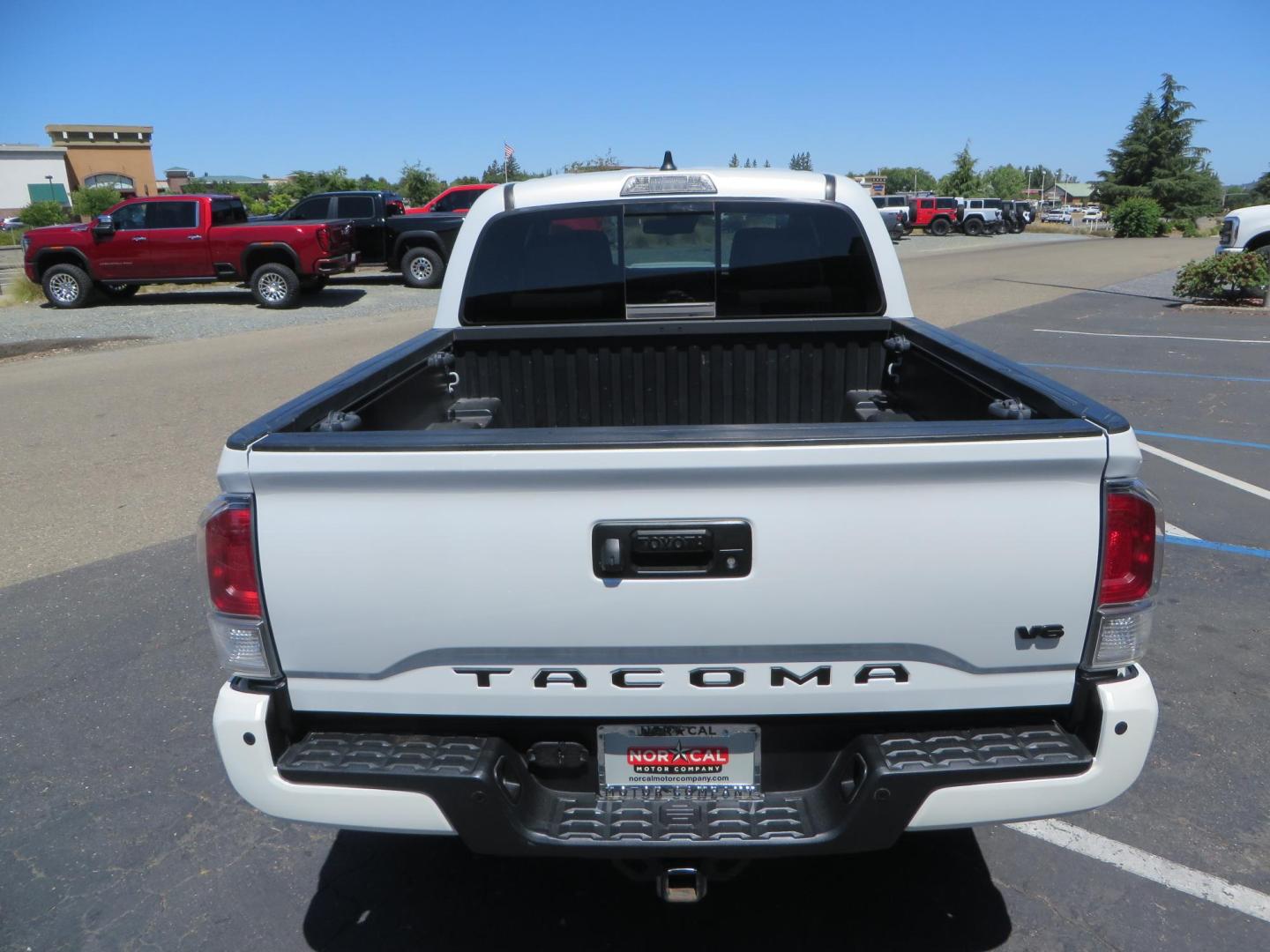 2021 Toyota Tacoma TRD Sport Double Cab Long Bed V6 6AT 4WD (3TYCZ5AN5MT) with an 3.5L V6 DOHC 24V engine, 6A transmission, located at 2630 Grass Valley Highway, Auburn, CA, 95603, (530) 508-5100, 38.937893, -121.095482 - KING REMOTE RESERVOIR COILOVERS and REAR SHOCKS, CAMBURG UPPER CONTROL ARMS, METHOD NV WHEELS, NITTO TERRA GRAPPLER TIRES, ROCK SLIDE ENGINEERING FRONT CUT OUT BUMPER - Photo#7