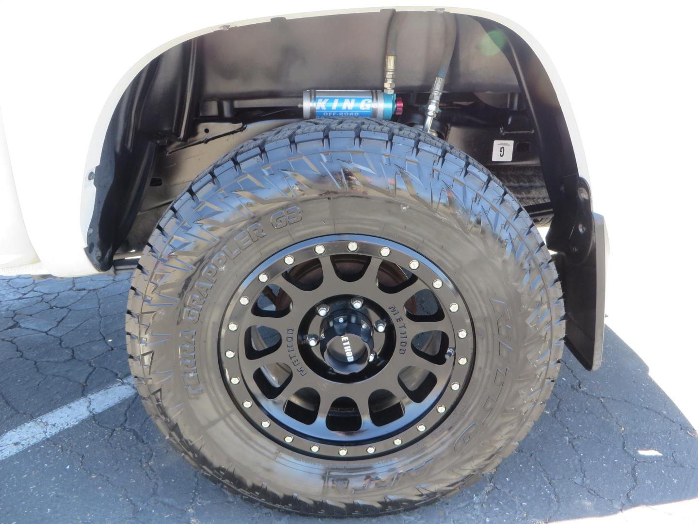 2021 Toyota Tacoma TRD Sport Double Cab Long Bed V6 6AT 4WD (3TYCZ5AN5MT) with an 3.5L V6 DOHC 24V engine, 6A transmission, located at 2630 Grass Valley Highway, Auburn, CA, 95603, (530) 508-5100, 38.937893, -121.095482 - KING REMOTE RESERVOIR COILOVERS and REAR SHOCKS, CAMBURG UPPER CONTROL ARMS, METHOD NV WHEELS, NITTO TERRA GRAPPLER TIRES, ROCK SLIDE ENGINEERING FRONT CUT OUT BUMPER - Photo#16