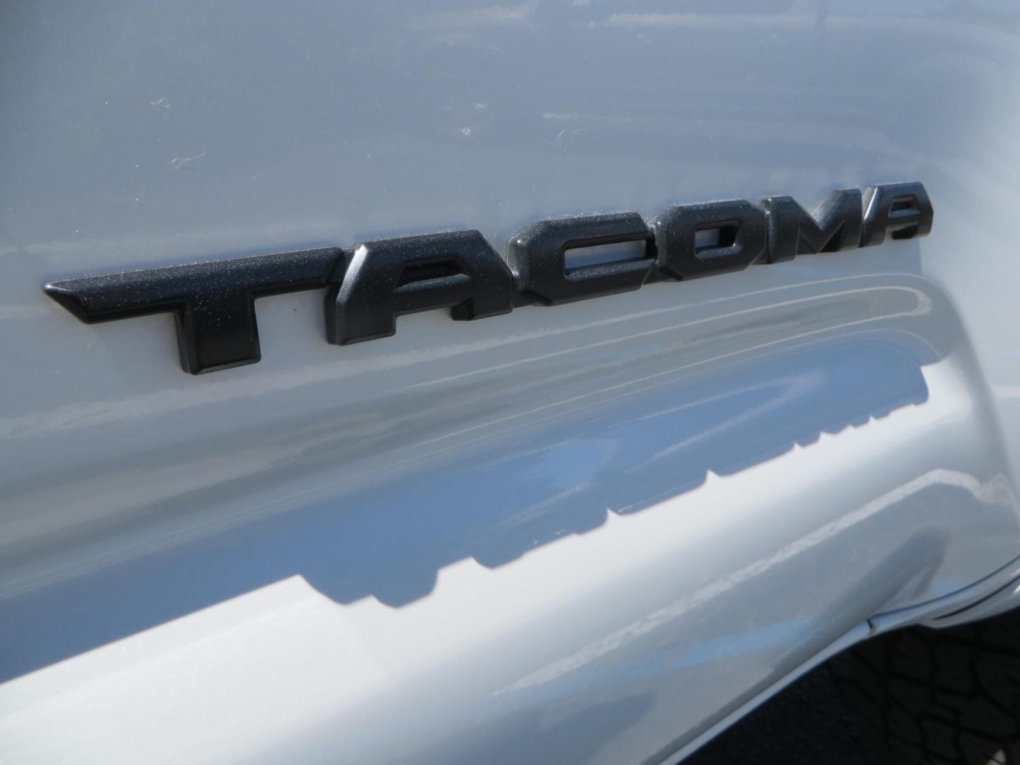 2021 Toyota Tacoma TRD Sport Double Cab Long Bed V6 6AT 4WD (3TYCZ5AN5MT) with an 3.5L V6 DOHC 24V engine, 6A transmission, located at 2630 Grass Valley Highway, Auburn, CA, 95603, (530) 508-5100, 38.937893, -121.095482 - KING REMOTE RESERVOIR COILOVERS and REAR SHOCKS, CAMBURG UPPER CONTROL ARMS, METHOD NV WHEELS, NITTO TERRA GRAPPLER TIRES, ROCK SLIDE ENGINEERING FRONT CUT OUT BUMPER - Photo#24