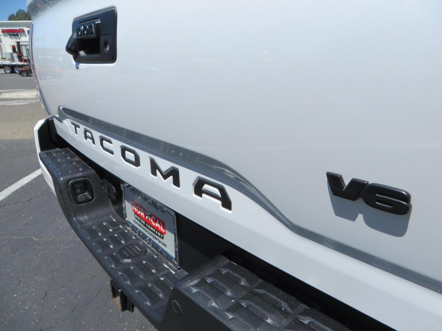 2021 Toyota Tacoma TRD Sport Double Cab Long Bed V6 6AT 4WD (3TYCZ5AN5MT) with an 3.5L V6 DOHC 24V engine, 6A transmission, located at 2630 Grass Valley Highway, Auburn, CA, 95603, (530) 508-5100, 38.937893, -121.095482 - KING REMOTE RESERVOIR COILOVERS and REAR SHOCKS, CAMBURG UPPER CONTROL ARMS, METHOD NV WHEELS, NITTO TERRA GRAPPLER TIRES, ROCK SLIDE ENGINEERING FRONT CUT OUT BUMPER - Photo#26