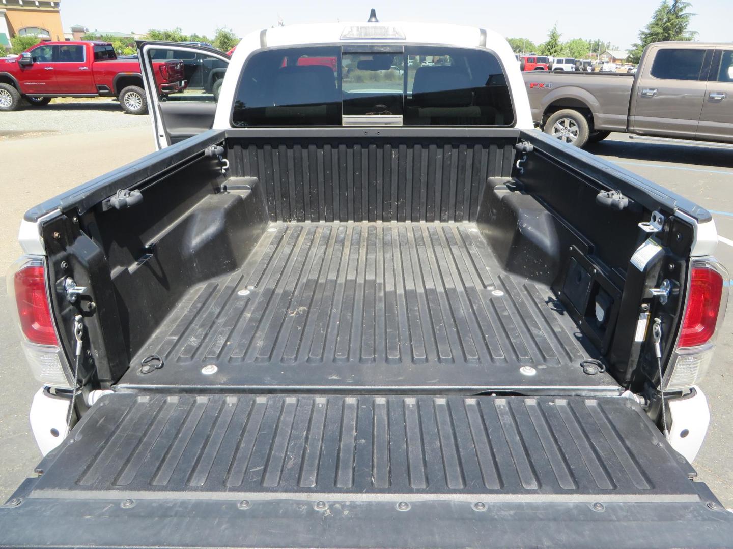 2021 Toyota Tacoma TRD Sport Double Cab Long Bed V6 6AT 4WD (3TYCZ5AN5MT) with an 3.5L V6 DOHC 24V engine, 6A transmission, located at 2630 Grass Valley Highway, Auburn, CA, 95603, (530) 508-5100, 38.937893, -121.095482 - KING REMOTE RESERVOIR COILOVERS and REAR SHOCKS, CAMBURG UPPER CONTROL ARMS, METHOD NV WHEELS, NITTO TERRA GRAPPLER TIRES, ROCK SLIDE ENGINEERING FRONT CUT OUT BUMPER - Photo#28