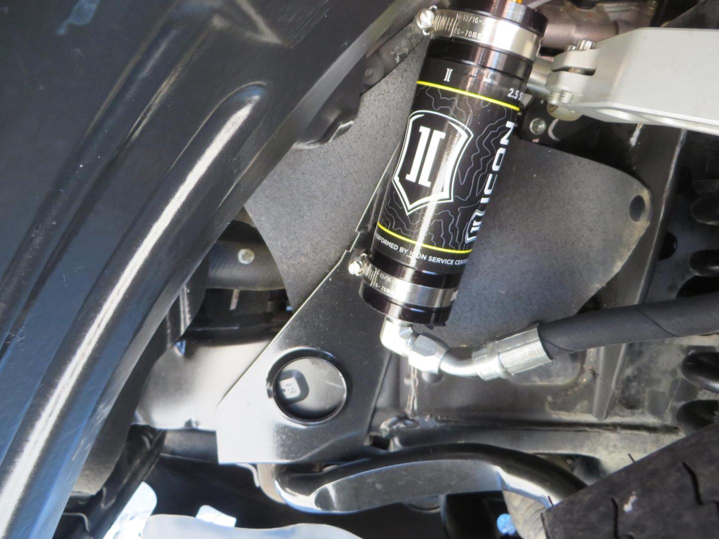 2021 White Toyota Tacoma SR5 Double Cab V6 6AT 4WD (3TMCZ5AN1MM) with an 3.5L V6 DOHC 24V engine, 6A transmission, located at 2630 Grass Valley Highway, Auburn, CA, 95603, (530) 508-5100, 38.937893, -121.095482 - Icon Vehicle Dynamics remote reservoir coilovers and shocks, Icon Upper control arms, 1552 wheels, Toyo AT3 tires, Rock Sliders, Victory 4x4 roof and camper shell rack, Leer Camper shell, Banks Idash. - Photo#20