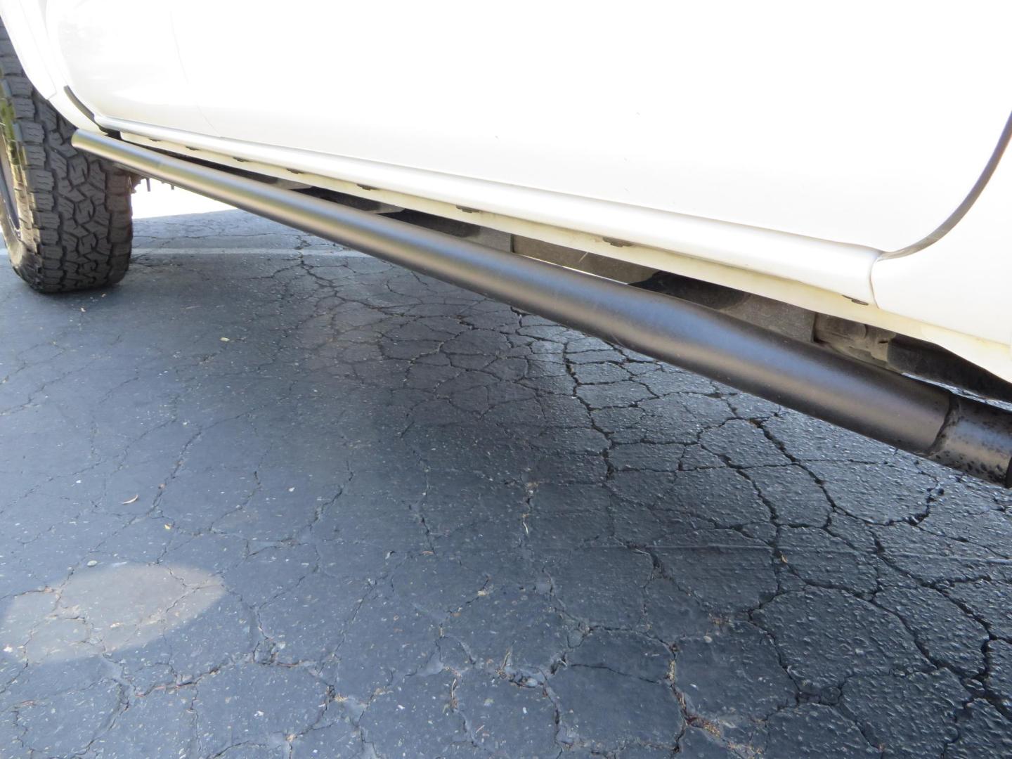 2021 White Toyota Tacoma SR5 Double Cab V6 6AT 4WD (3TMCZ5AN1MM) with an 3.5L V6 DOHC 24V engine, 6A transmission, located at 2630 Grass Valley Highway, Auburn, CA, 95603, (530) 508-5100, 38.937893, -121.095482 - Icon Vehicle Dynamics remote reservoir coilovers and shocks, Icon Upper control arms, 1552 wheels, Toyo AT3 tires, Rock Sliders, Victory 4x4 roof and camper shell rack, Leer Camper shell, Banks Idash. - Photo#25