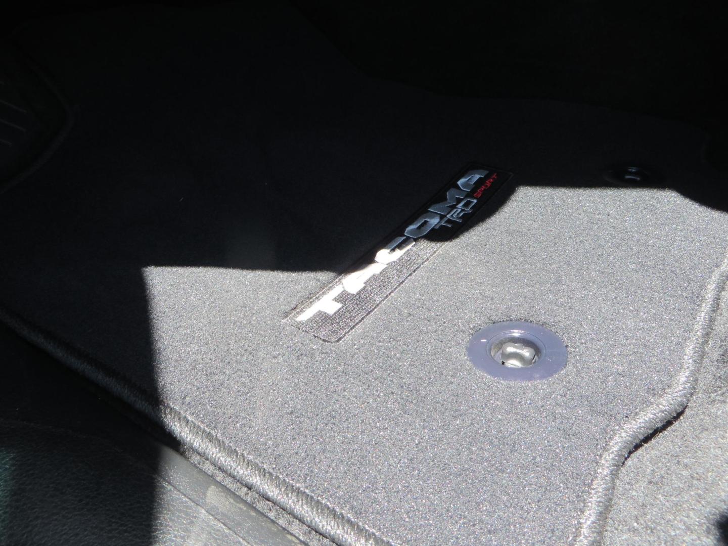 2021 White Toyota Tacoma SR5 Double Cab V6 6AT 4WD (3TMCZ5AN1MM) with an 3.5L V6 DOHC 24V engine, 6A transmission, located at 2630 Grass Valley Highway, Auburn, CA, 95603, (530) 508-5100, 38.937893, -121.095482 - Icon Vehicle Dynamics remote reservoir coilovers and shocks, Icon Upper control arms, 1552 wheels, Toyo AT3 tires, Rock Sliders, Victory 4x4 roof and camper shell rack, Leer Camper shell, Banks Idash. - Photo#43