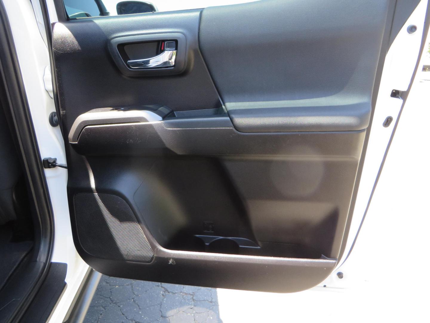 2021 White Toyota Tacoma SR5 Double Cab V6 6AT 4WD (3TMCZ5AN1MM) with an 3.5L V6 DOHC 24V engine, 6A transmission, located at 2630 Grass Valley Highway, Auburn, CA, 95603, (530) 508-5100, 38.937893, -121.095482 - Icon Vehicle Dynamics remote reservoir coilovers and shocks, Icon Upper control arms, 1552 wheels, Toyo AT3 tires, Rock Sliders, Victory 4x4 roof and camper shell rack, Leer Camper shell, Banks Idash. - Photo#54